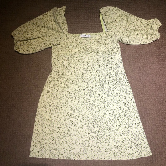 Noisy may Dresses & Skirts - ✨2 for $25✨ Noisy May Green Floral Print Dress